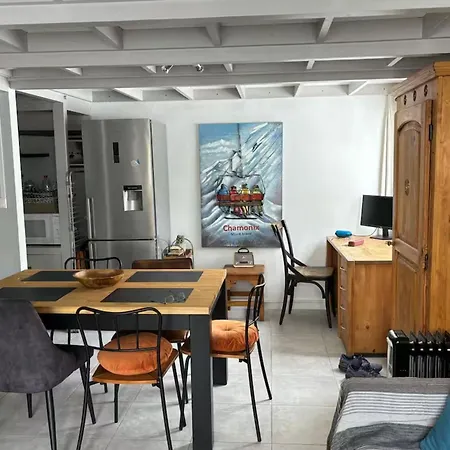 48m With Balcony And Mountain View! Appartamento Chamonix