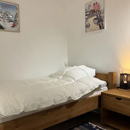 48m With Balcony And Mountain View!